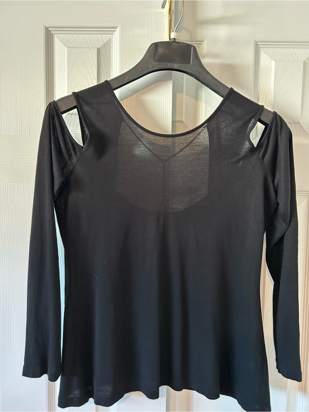 Jennifer Lopez Black Cold-Shoulder Long Sleeve Top